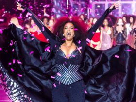 Tyra Banks Struts the Victoria’s Secret Runway for First Time in Nearly 20 Years