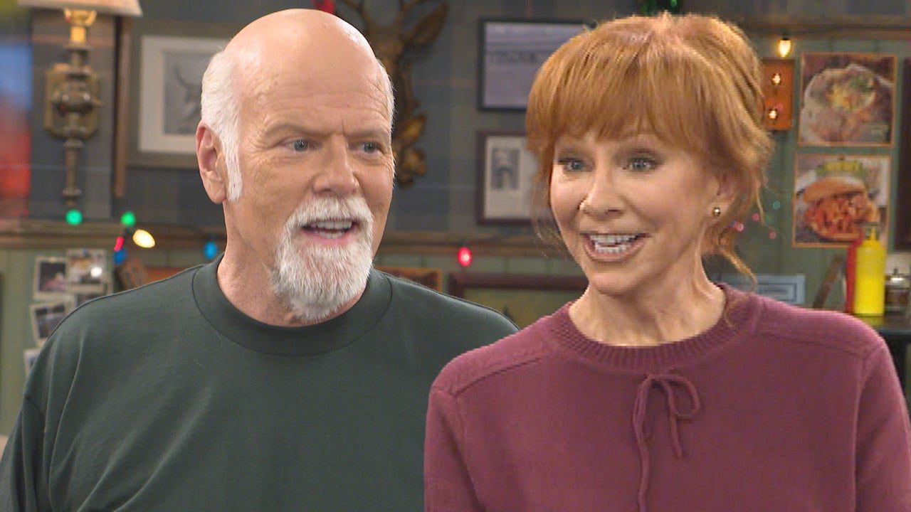 Why Reba McEntire ‘Irritates’ Boyfriend Rex Linn on ‘Happy’s Place’ Set  (Exclusive)