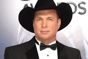 Garth Brooks Files to Move Rape Case to Federal Court