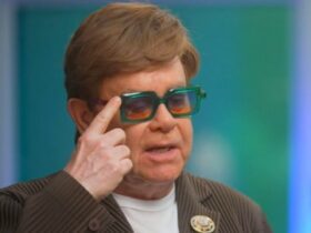 Elton John Loses His Vision After Eye Infection