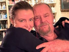 Jack Nicholson, 87, Poses With Daughter in Rare Look at Their Holiday Celebration