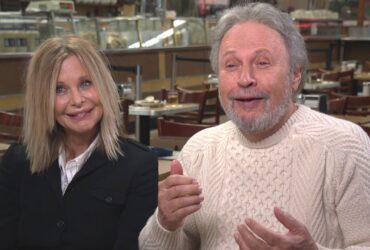 Meg Ryan and Billy Crystal Reunite to Recreate Iconic ‘When Harry Met Sally’ Scene, 35 Years Later