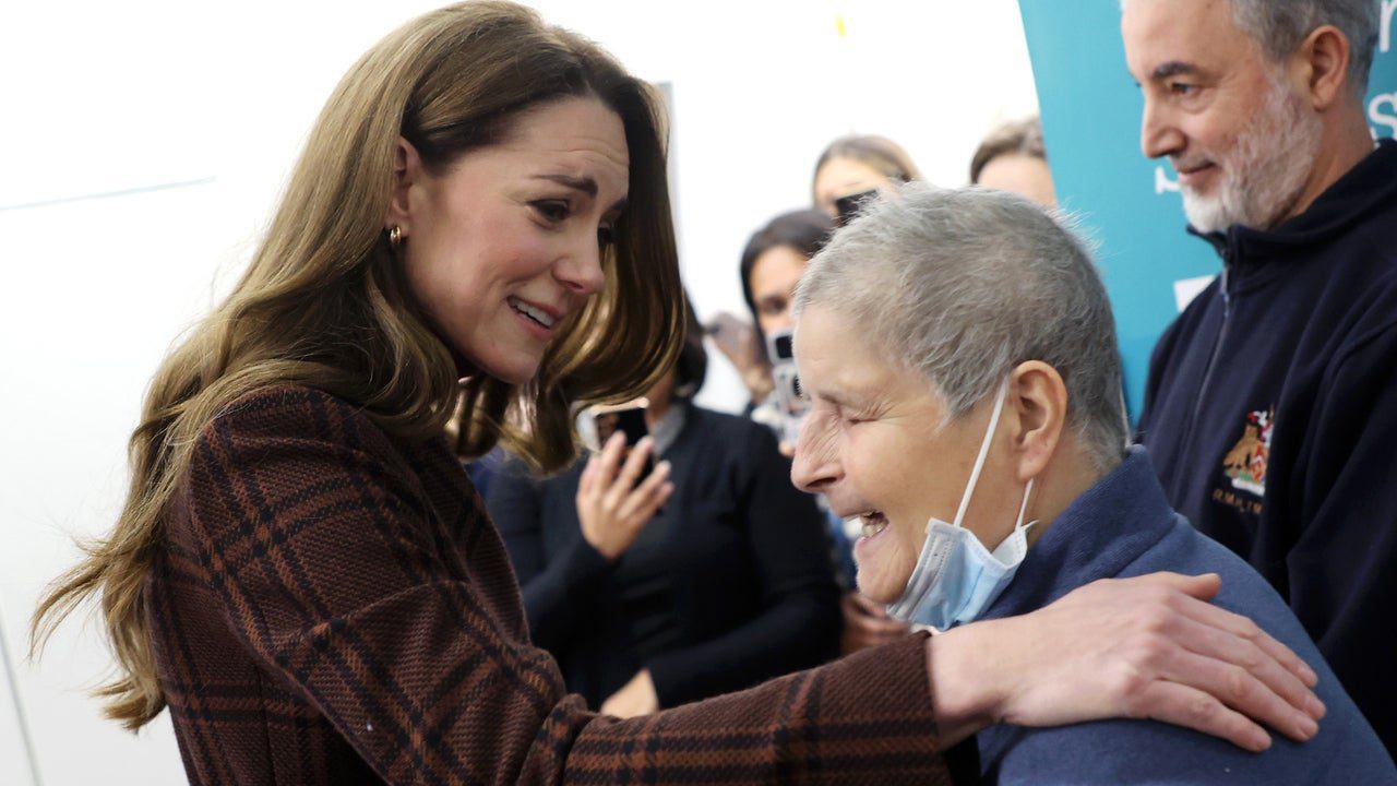 Kate Middleton Surprises Cancer Patients at Hospital Where She Was Treated in Rare Outing