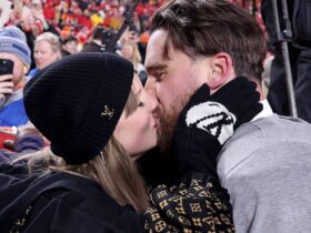 Taylor Swift Passionately Kisses Travis Kelce After Chiefs Win AFC Championship Game