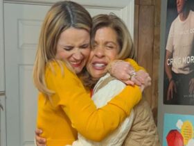 Watch Hoda Kotb Surprise Savannah Guthrie at Book Signing