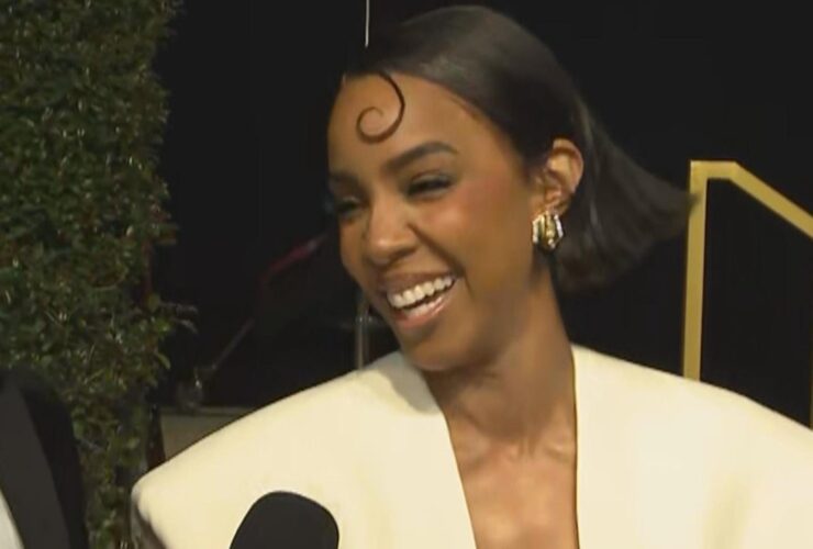 Kelly Rowland Lights Up Reacting to Beyoncé Finally Winning Album of the Year at 2025 GRAMMYs (Exclusive)